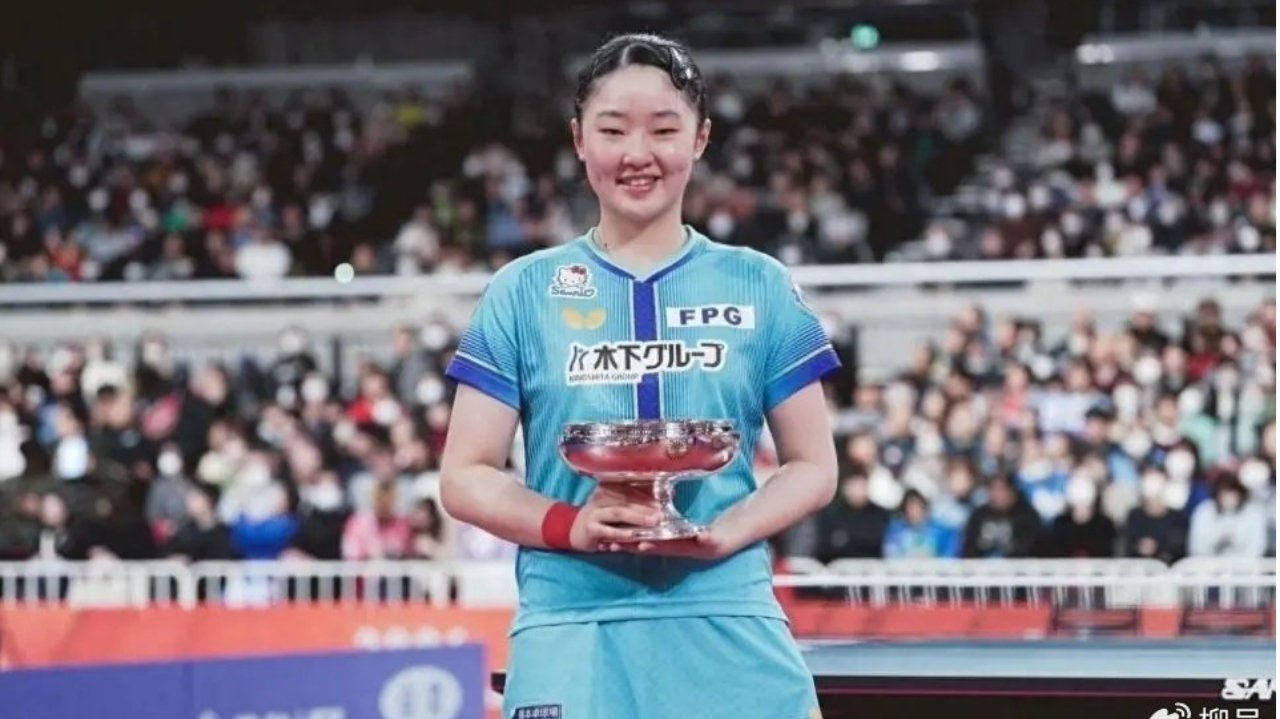 4-3夺冠，绝杀日本早田希娜，张本美和创纪录夺得单打双打4冠