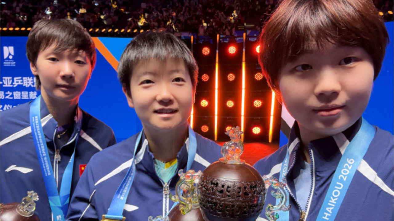 中国女乒大捷！4-2打爆日本张本美和，孙颖莎、王曼昱、蒯曼夺冠亚季