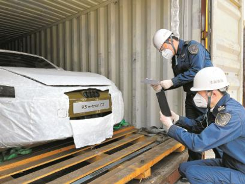 上海车展首批展车通关