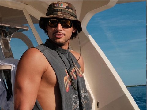 本西蒙斯再晒出海钓鱼照片！与他同行的还有说唱歌手及其美艳女友