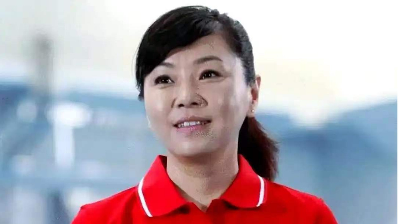 提携郭晶晶上裁判席，开除田亮，“打压”全红婵，周继红有了新身份