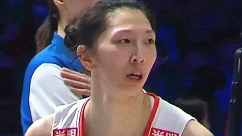 中国女排击败日本！5人立大功，吴梦洁已成进攻核心，王梦洁满分