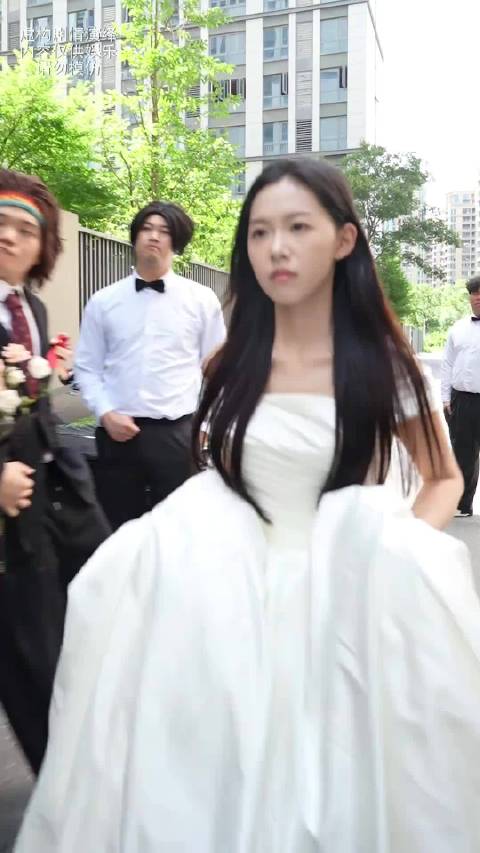 抢婚后我成了盖世英雄