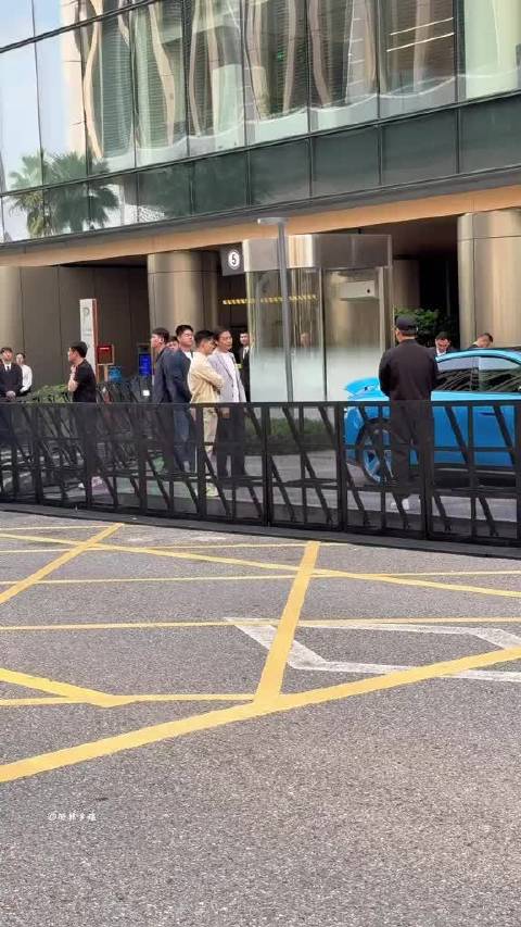 3.23雷军来深圳小米大厦，开着小米SU7给苏神苏炳添做司机！