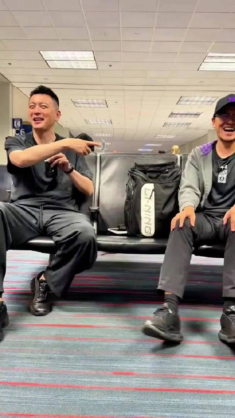 杨鸣达拉斯转机追忆阿德尔曼