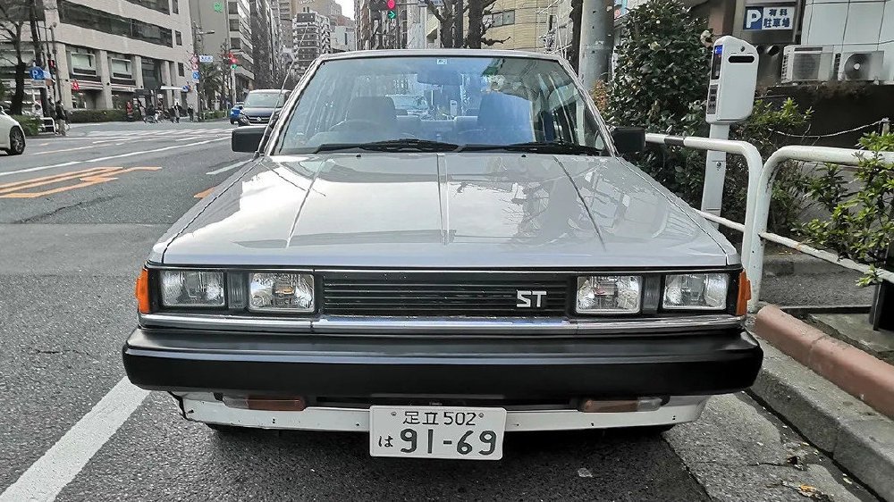 八十年代丰田中型车的经典之作：丰田Carina A60