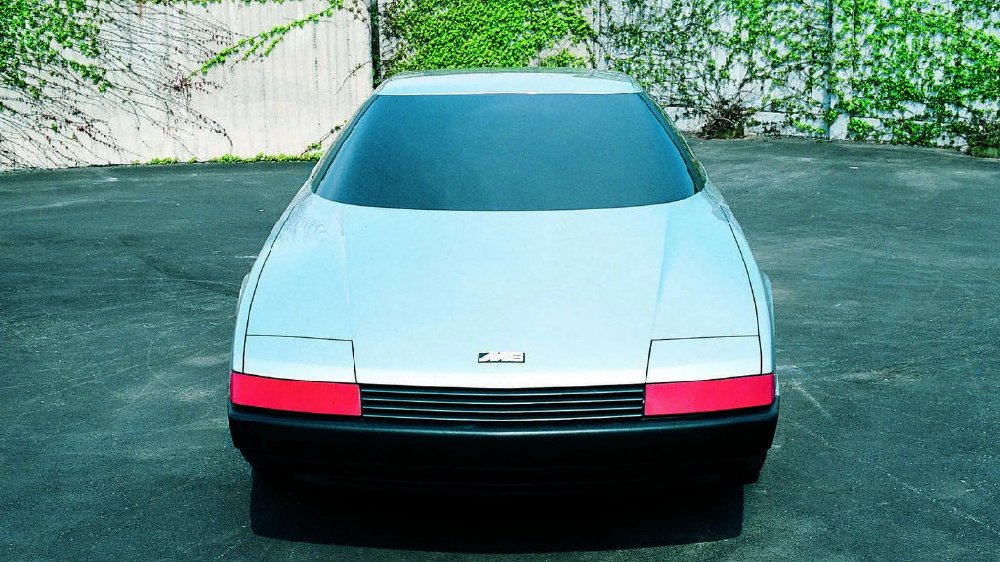 开创空气动力学与实用性融合的先驱概念车：Italdesign M8