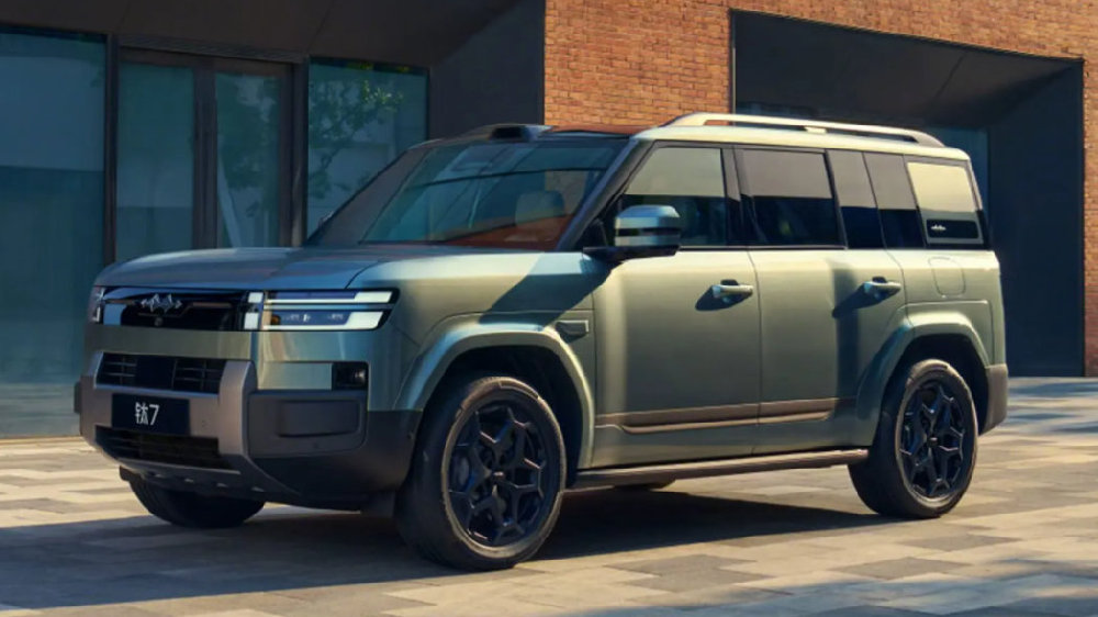 方程豹钛7，凭什么能成为男女老少皆宜的新能源方盒子？