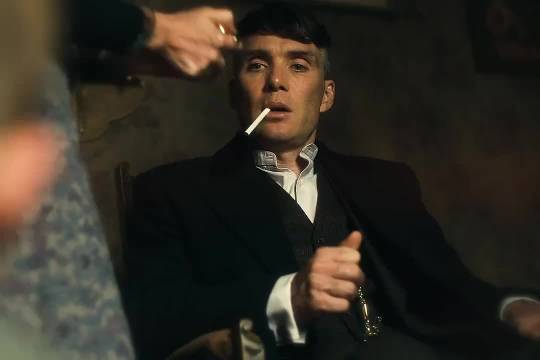 别嫌弃我身上的烟味 难过时我也不想皱眉.