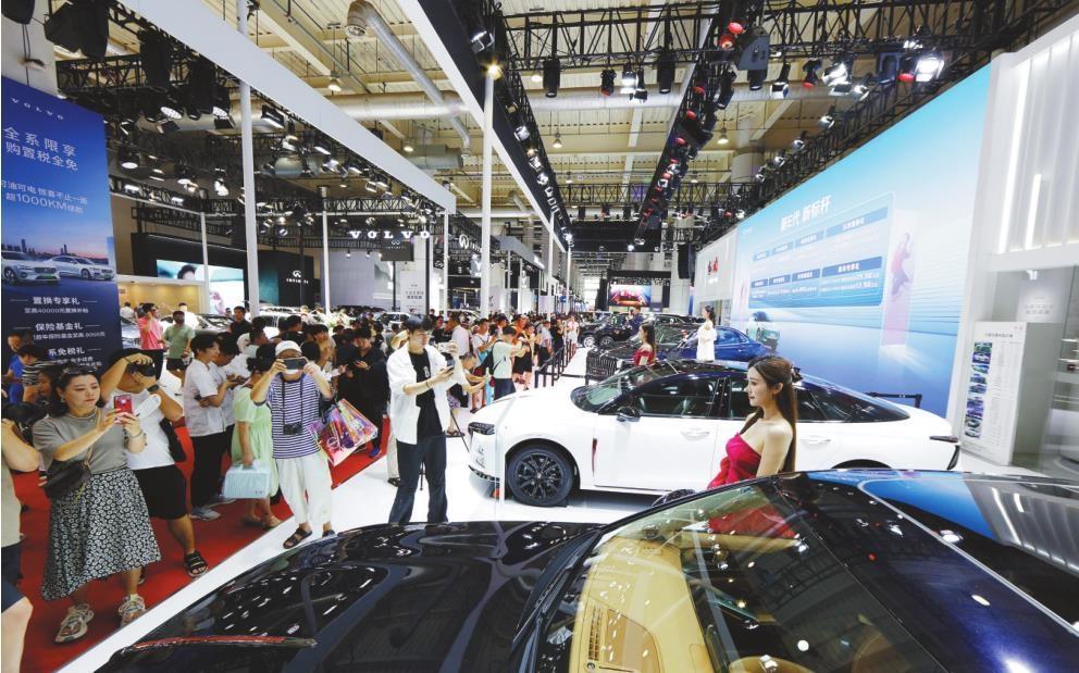 大连国际车展首日成交1.84亿元