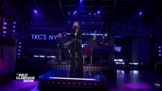 〈Golden〉的最佳演唱版本出现了！胜过所有翻唱与原唱。 Kelly Clarkson 翻唱奥斯卡&格莱美最佳原创影视