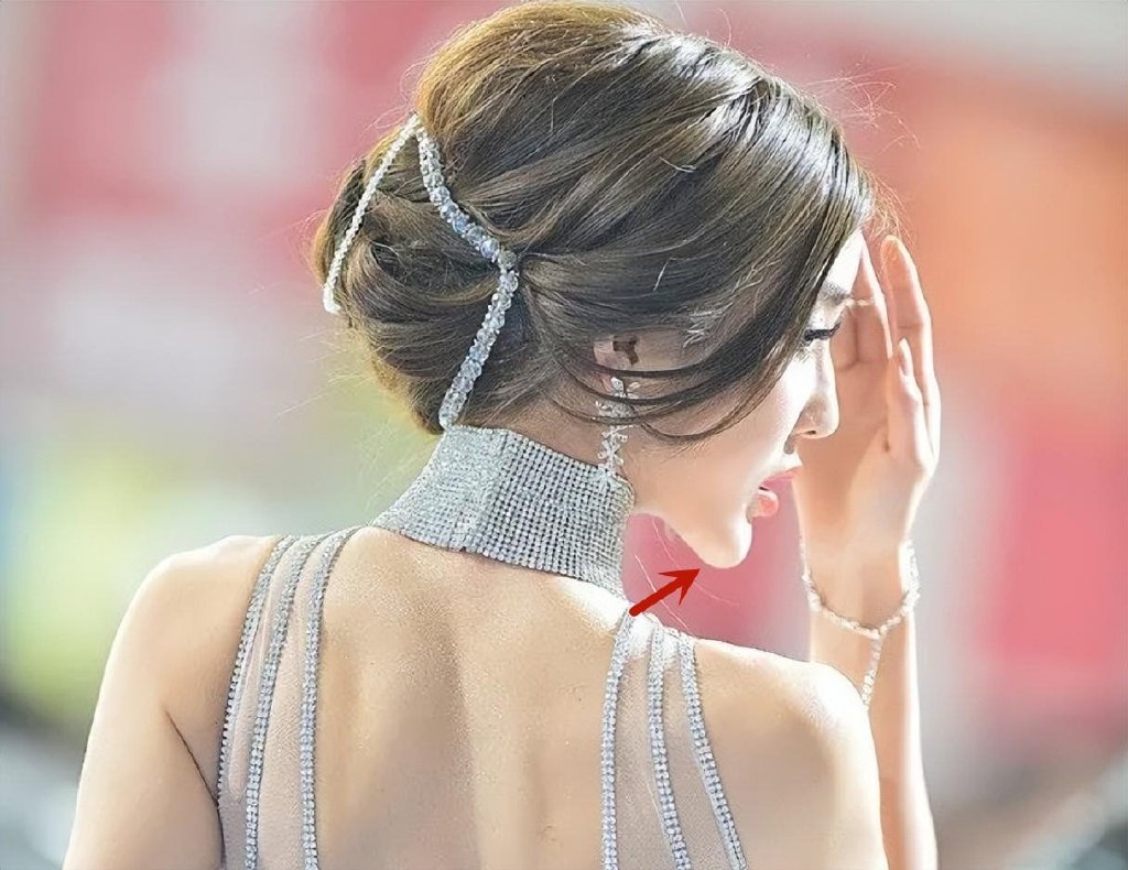 脸没恢复就别接戏了,“馒头脸蛋”演啥都拉胯,这些演员不羞吗?休闲区蓝鸢梦想 - Www.slyday.coM 脸没恢复就别接戏了,“馒头脸蛋”演啥都拉胯,这些演员不羞吗?休闲区蓝鸢梦想 - Www.slyday.coM