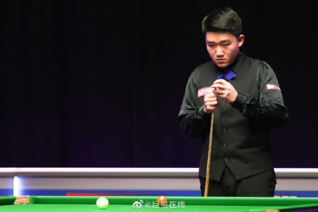 中国18岁小将斯佳辉6-1横扫晋级,00后白朗宁4-3领先,开局轰3-0 中国18岁小将斯佳辉6-1横扫晋级,00后白朗宁4-3领先,开局轰3-0