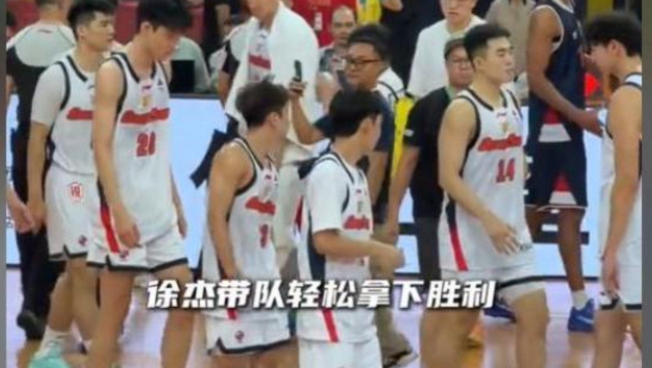 杜锋在无球可打，新帅来了瞬间爆发，砍第三高得分，换帅后变化真大
