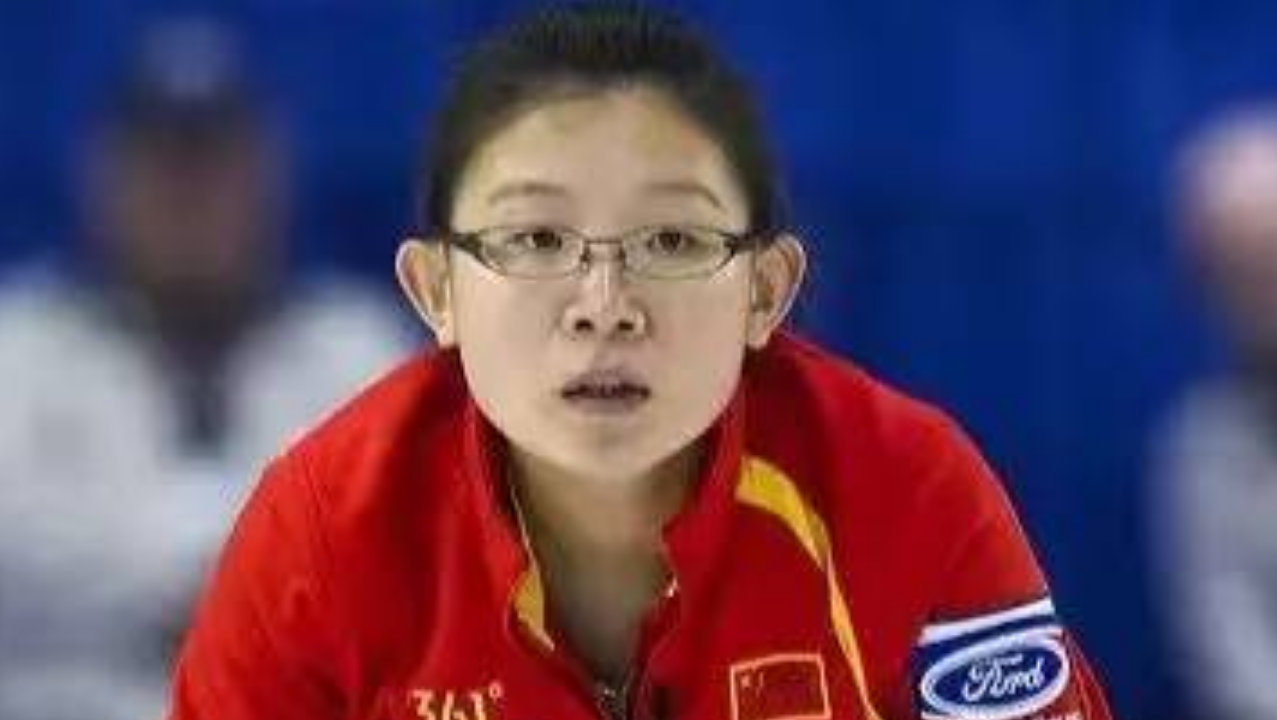 冰壶女神王冰玉：退役8年，嫁给博士高材生，如今转型当老板