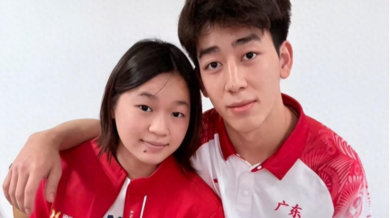 全红婵归队了！她变化真大，身材高挑颜值抢眼，留了长发气场强大