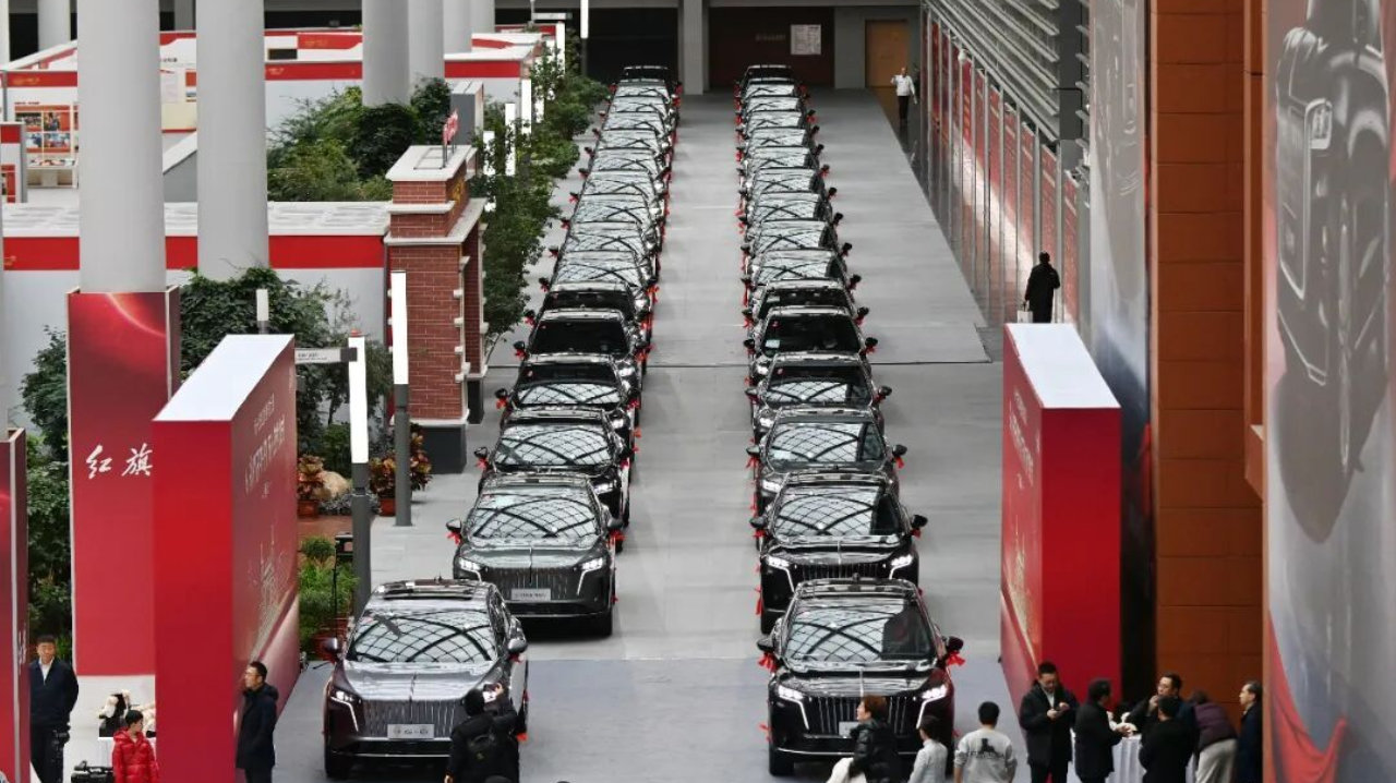 致敬万千信赖 红旗 HS6 PHEV 万人交付仪式盛大启幕