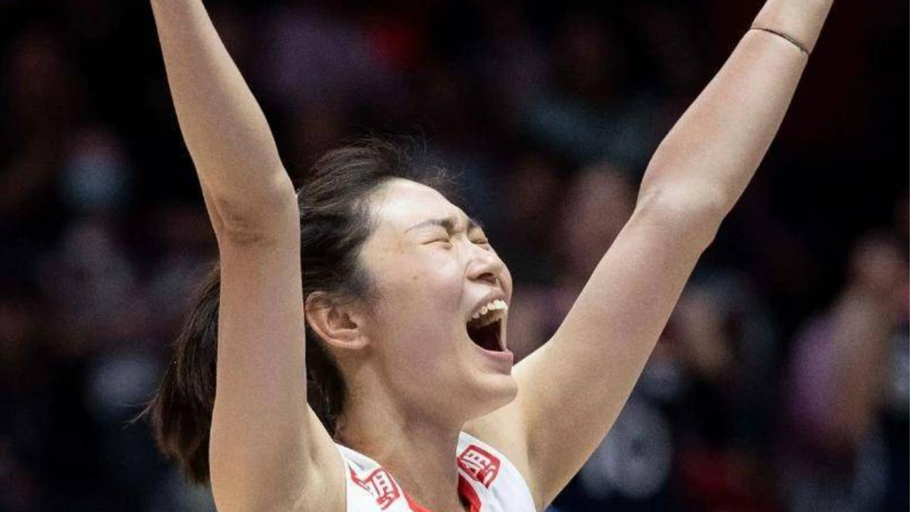 “滚出国家队！”女排自由人王梦洁遭网暴，球迷真的搞错了！
