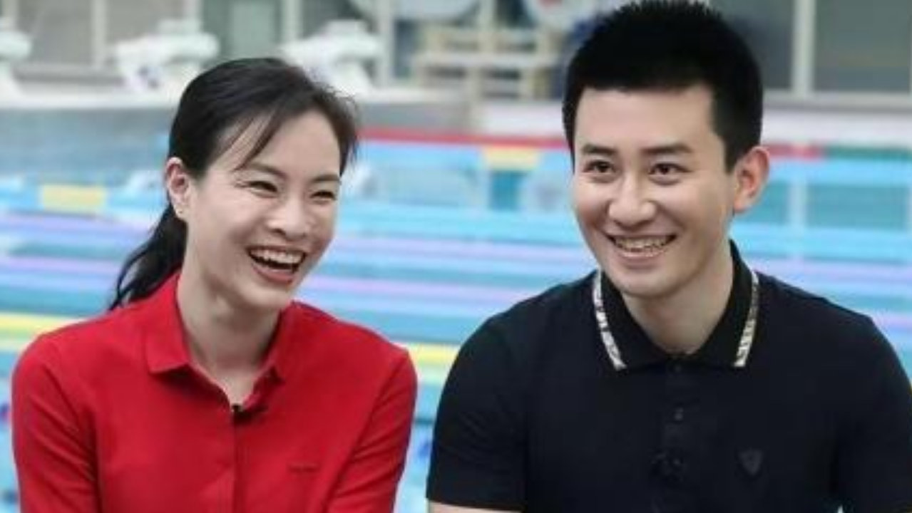 奥运冠军吴敏霞晒全家福，40岁依旧光彩照人，年收入破千万