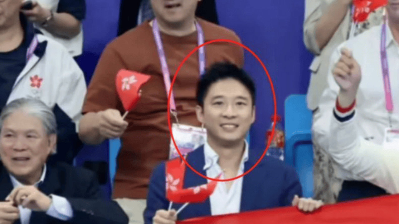 霍启山：嫂子我喜欢这个！郭晶晶：等着，嫂子给你要微信去