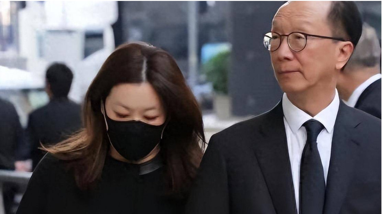 23年恩爱敌不过现实！73岁梁锦松已苍老憔悴，47岁伏明霞仍貌美如花