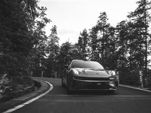 焕新极氪001 全系标配900V架构