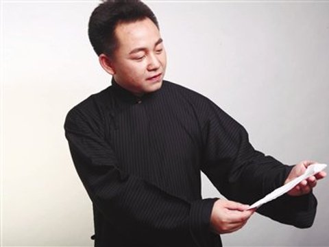 笑声在你来我往的互动中升温