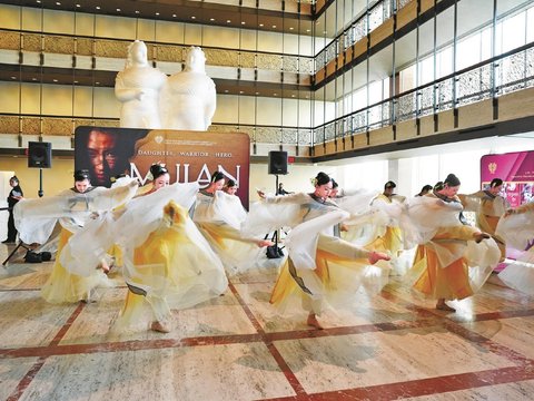 当纽约遇见《楼台会》，东方浪漫惊艳海外