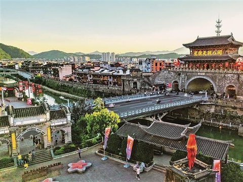 沿长征故道，看振兴新路