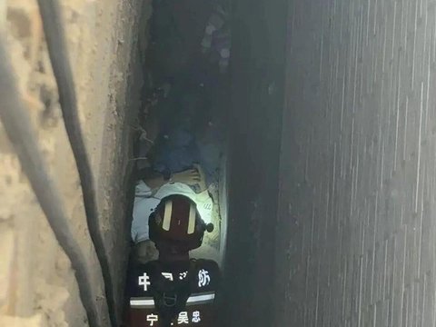 小心不起眼的缝隙!本月已发生多起事故,各位家长需警惕 小心不起眼的缝隙!本月已发生多起事故,各位家长需警惕