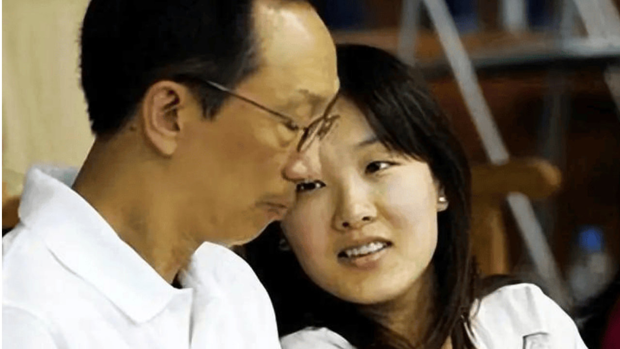 恩爱23年难敌残酷现实！73岁梁锦松衰老憔悴，47岁伏明霞仍美如少女