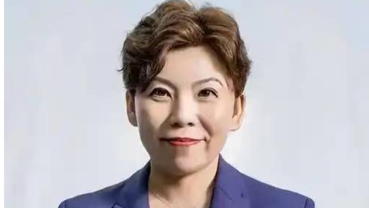 涉贪腐败、败光20亿、改国籍移民，邓亚萍身上的谣言一个比一个离谱！