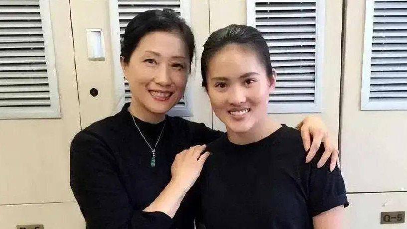 3岁遭父母遗弃，24岁揽奥运5金，成名后母亲求原谅，结局令人意外