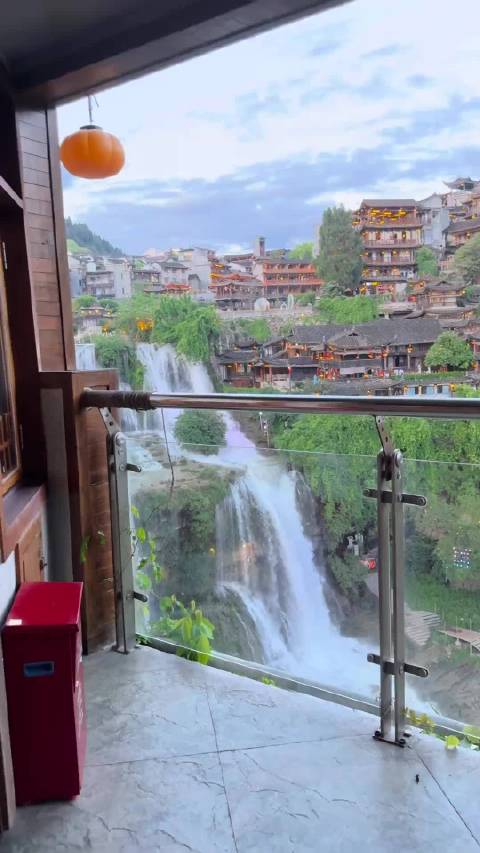 无滤镜下的芙蓉镇，你喜欢吗？