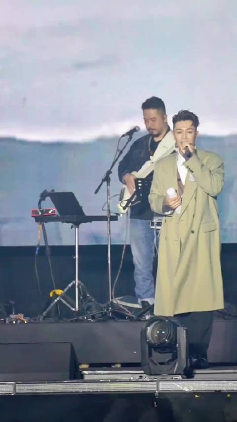 周柏豪第一次来茂名，说还想来茂名吃年例！