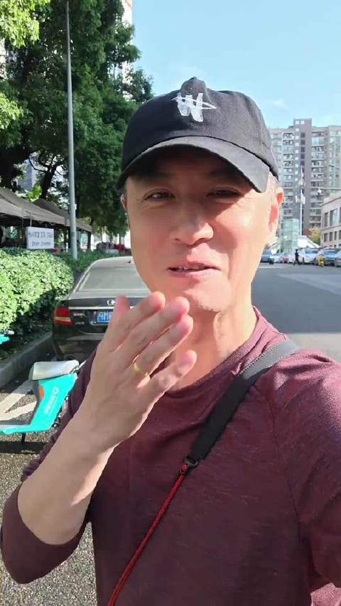 又又又 又吃面 吃的时候感觉可以hold住，吃完真的……辣了很久