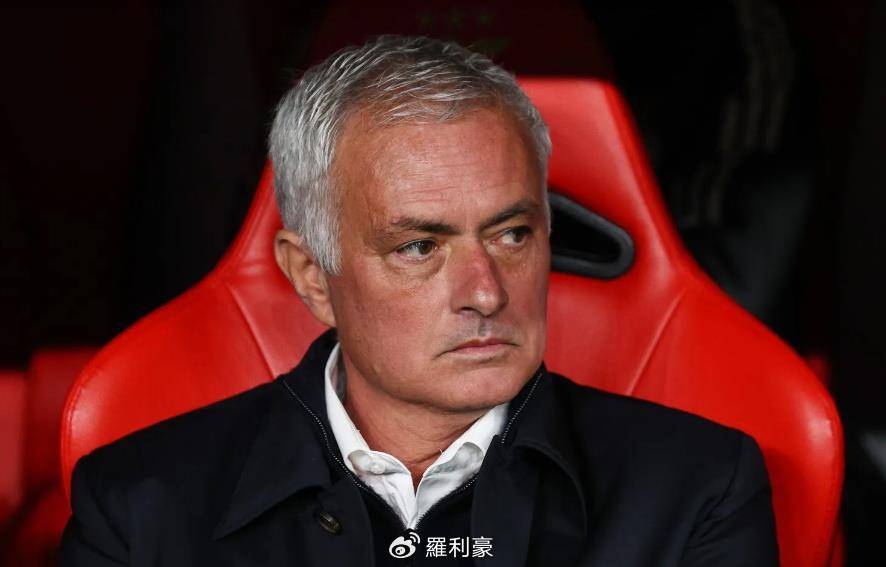 穆里尼奥暗讽巴萨争议判罚，德比前心理战升级