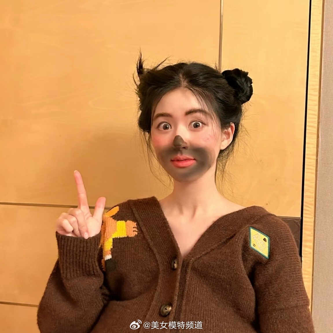 赵露思熊二可爱有趣的小表情
