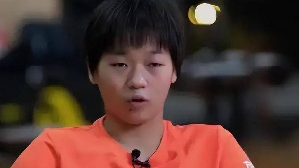 全红婵养伤时周继红被返聘，复出参赛引担忧，警惕打压闹剧