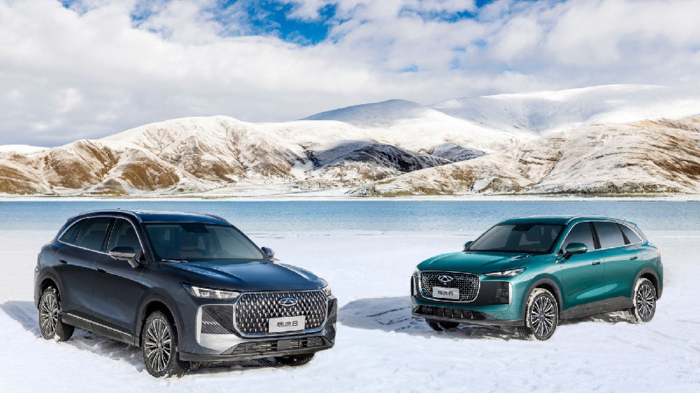 轴距超两米八，双前脸设计，第五代瑞虎8预售，10.98万起