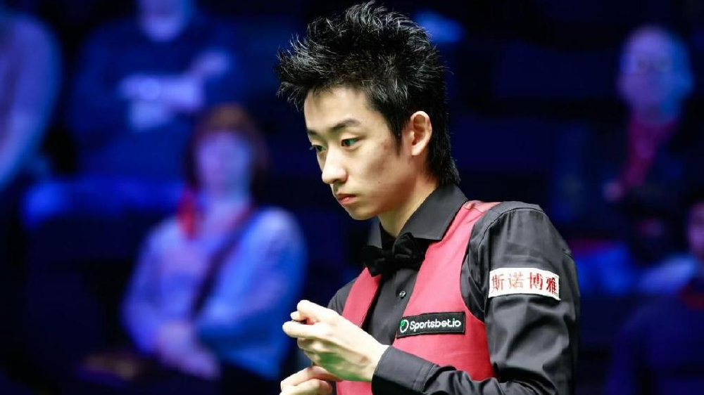 希金斯丢冠不失风度！吴宜泽接力丁俊晖：连续三届把奖杯留在中国