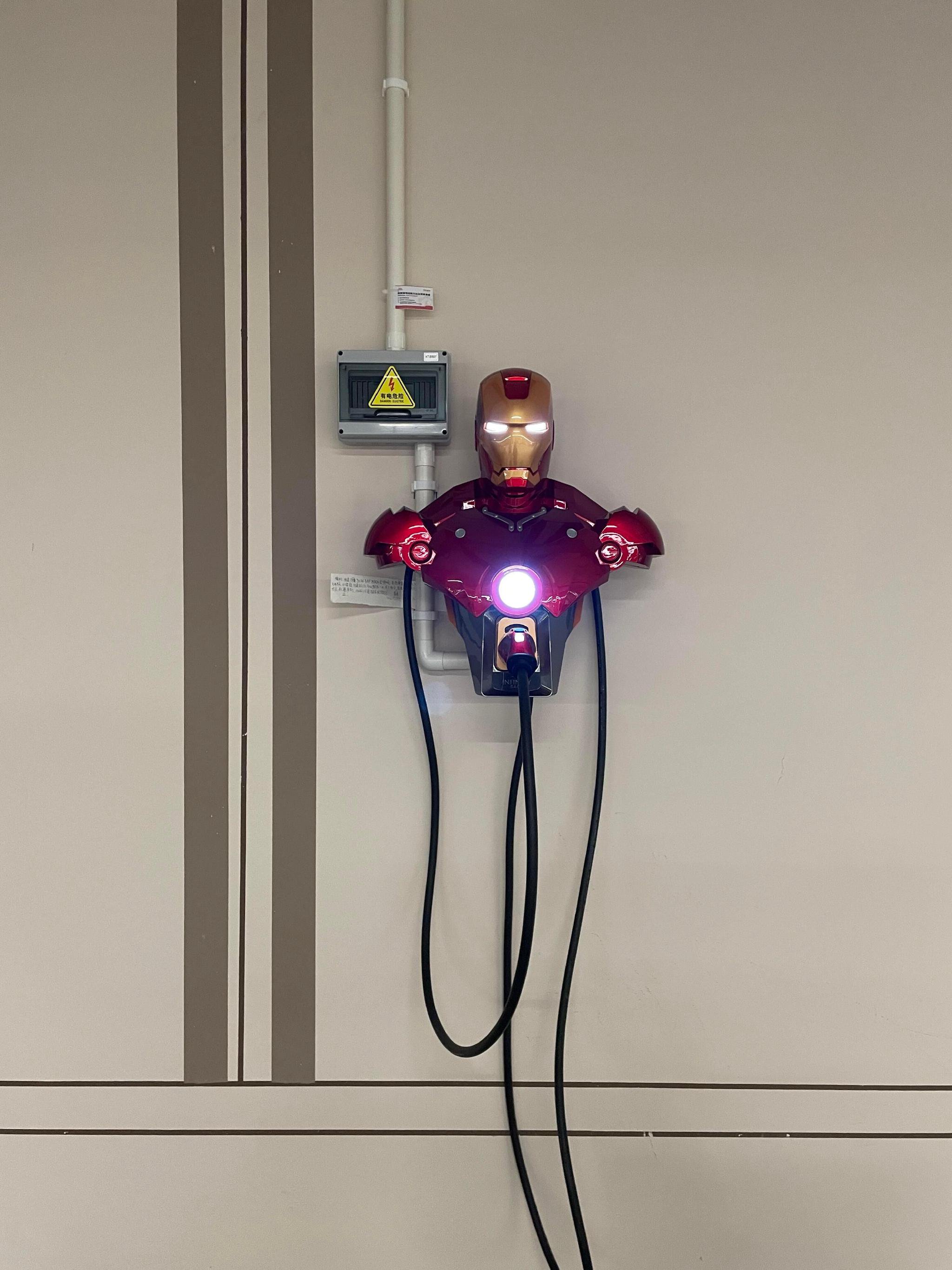 早安，兄弟们～ 这个充电桩帅不帅？