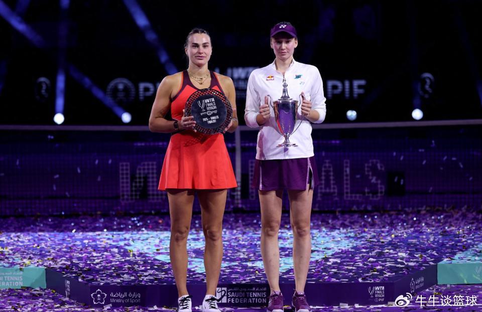 莱巴金娜拒绝合影！携11连胜问鼎总决赛冠军，萨巴伦卡泪洒现场