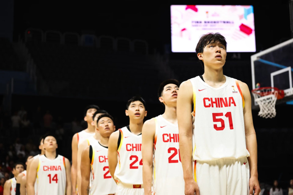 媒体人：中国男篮调整热身赛时间是为了方便留洋球员归来参赛