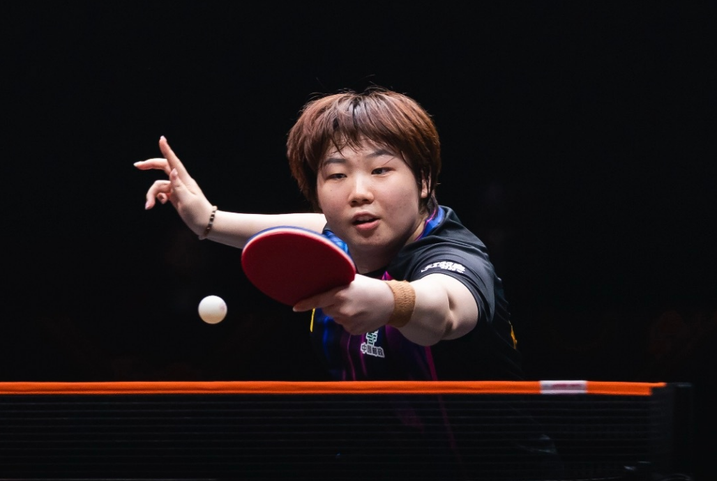 很不正常，蒯曼4-0狂胜早田希娜，中国队全胜进8强，女单已没对手