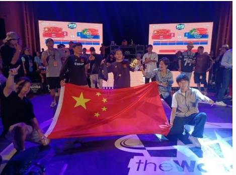 9.6早点晚报休闲区蓝鸢梦想 - Www.slyday.coM 9.6早点晚报休闲区蓝鸢梦想 - Www.slyday.coM