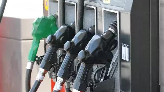 标号不同的汽油可以混着加吗？许多车主还不太明白