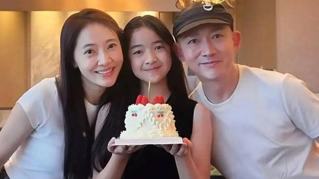 聂子一过11岁生日，聂远秦子越为女儿庆生，好温馨！