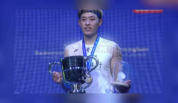一匹黑马最终逆袭突围夺冠!林俊易斩获2026全英羽毛球男单冠军