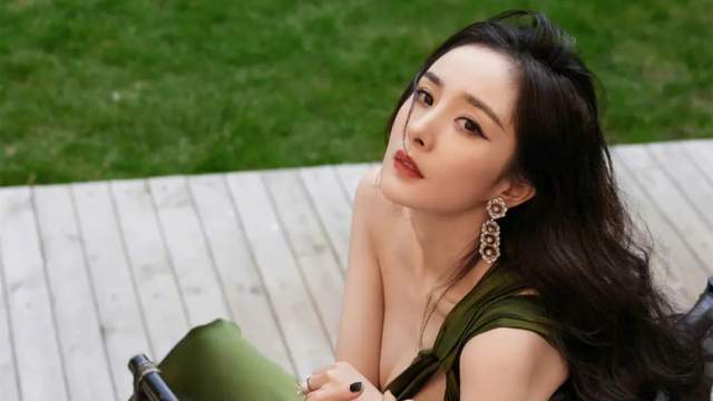 连胡歌都已经结婚生子了,为什么杨幂却还没有找到下家接盘呢?休闲区蓝鸢梦想 - Www.slyday.coM 连胡歌都已经结婚生子了,为什么杨幂却还没有找到下家接盘呢?休闲区蓝鸢梦想 - Www.slyday.coM
